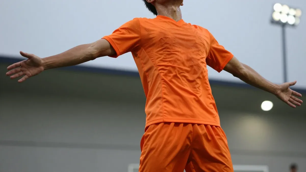 Owolabi scored twice, including a penalty, as Flint Town United beat Trefelin 2-0 to move up to 14th in the Cymru Premier
